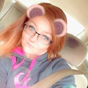 Meet your Posher, Crystal